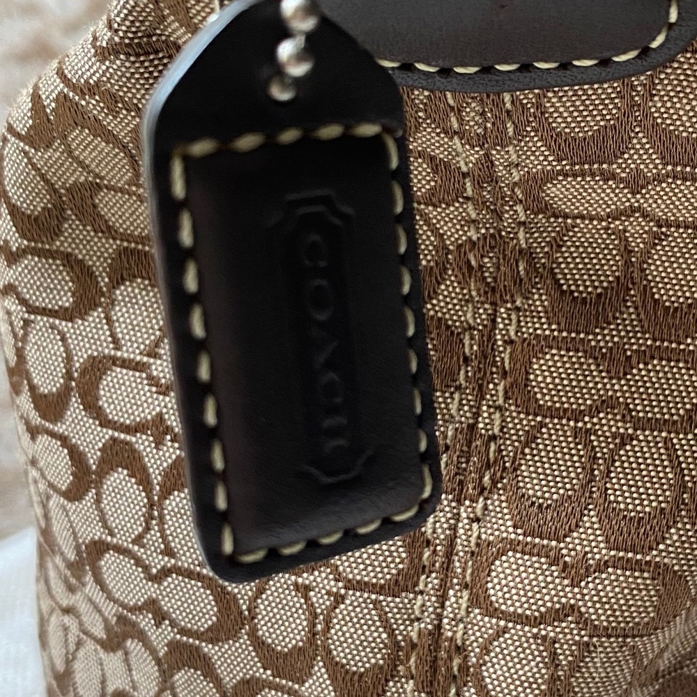Coach Mini Signature Pouchette w/ Tags - Picture 4 of 11